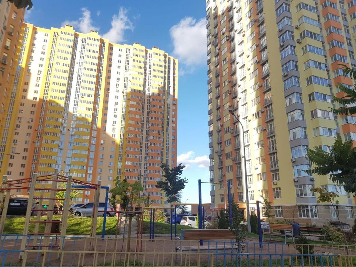 Очень красивая квартира на Оболони в ЖК Яскравий Киев Экстерьер фото